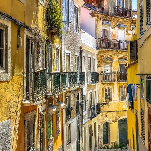 lisbon-4397678_1920